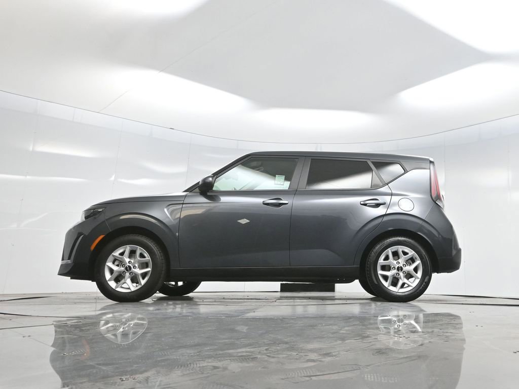 Used 2023 Kia Soul LX w/ LX Technology Package image 60