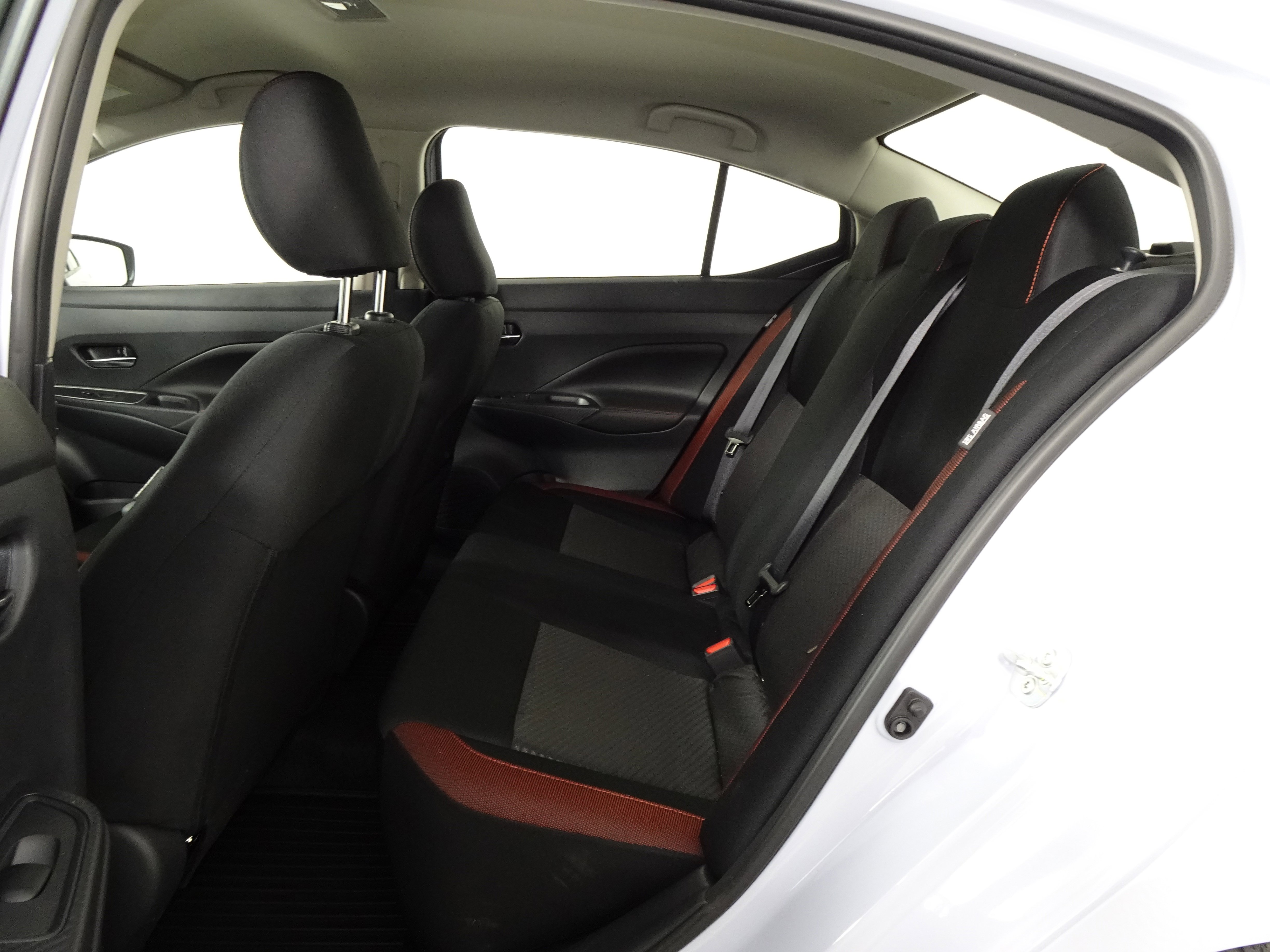 New 2025 Nissan Versa SR w/ Trunk Package image 7