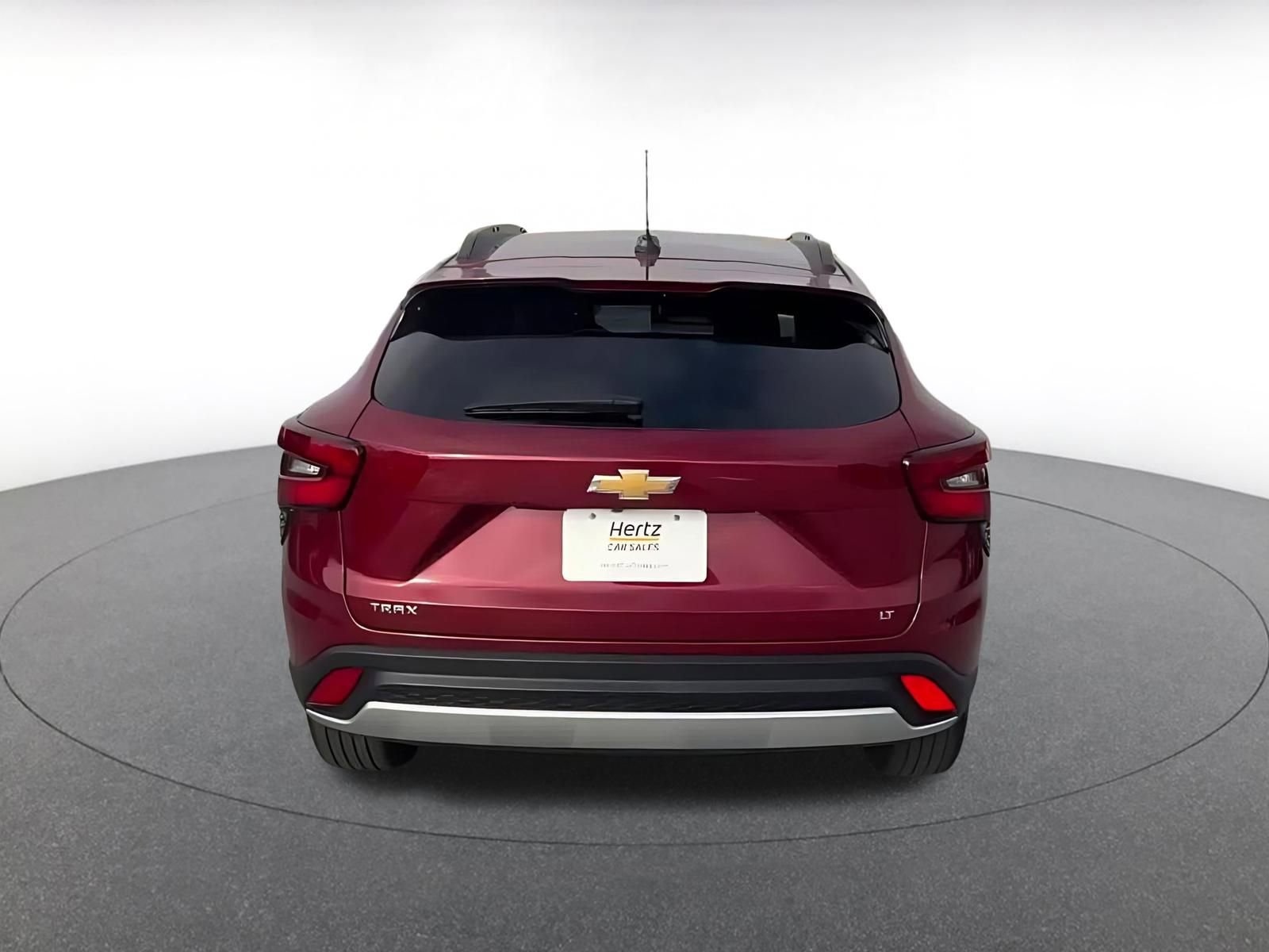 Used 2025 Chevrolet Trax LT w/ LT Convenience Package image 12