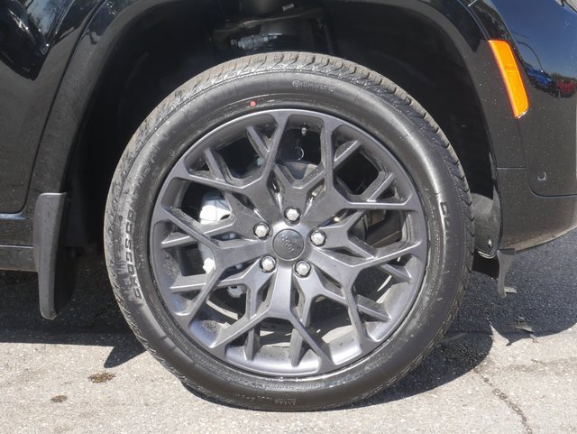 New 2025 Jeep Grand Cherokee Summit w/ Adv Protech Group IV image 16