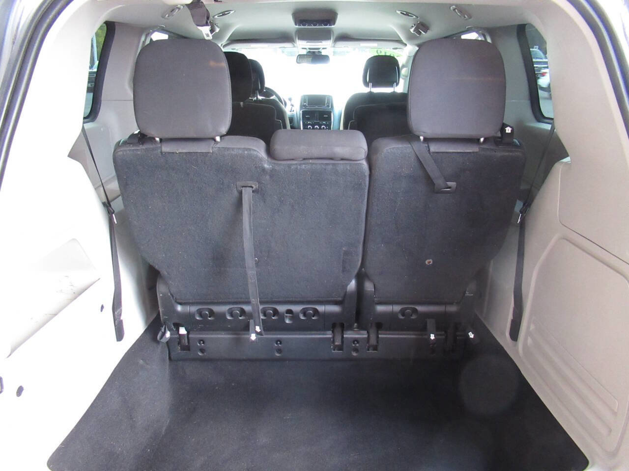 Used 2019 Dodge Grand Caravan SE w/ UConnect Hands-Free Group image 13