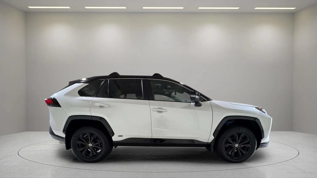 Used 2023 Toyota RAV4 XSE AWD/4WD image 2