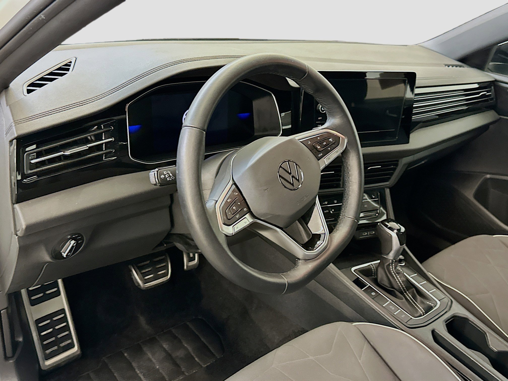 Used 2025 Volkswagen Jetta Sport image 18