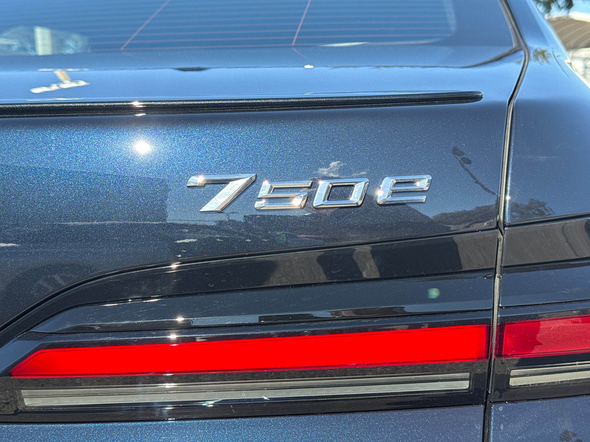 New 2026 BMW 750e xDrive image 11