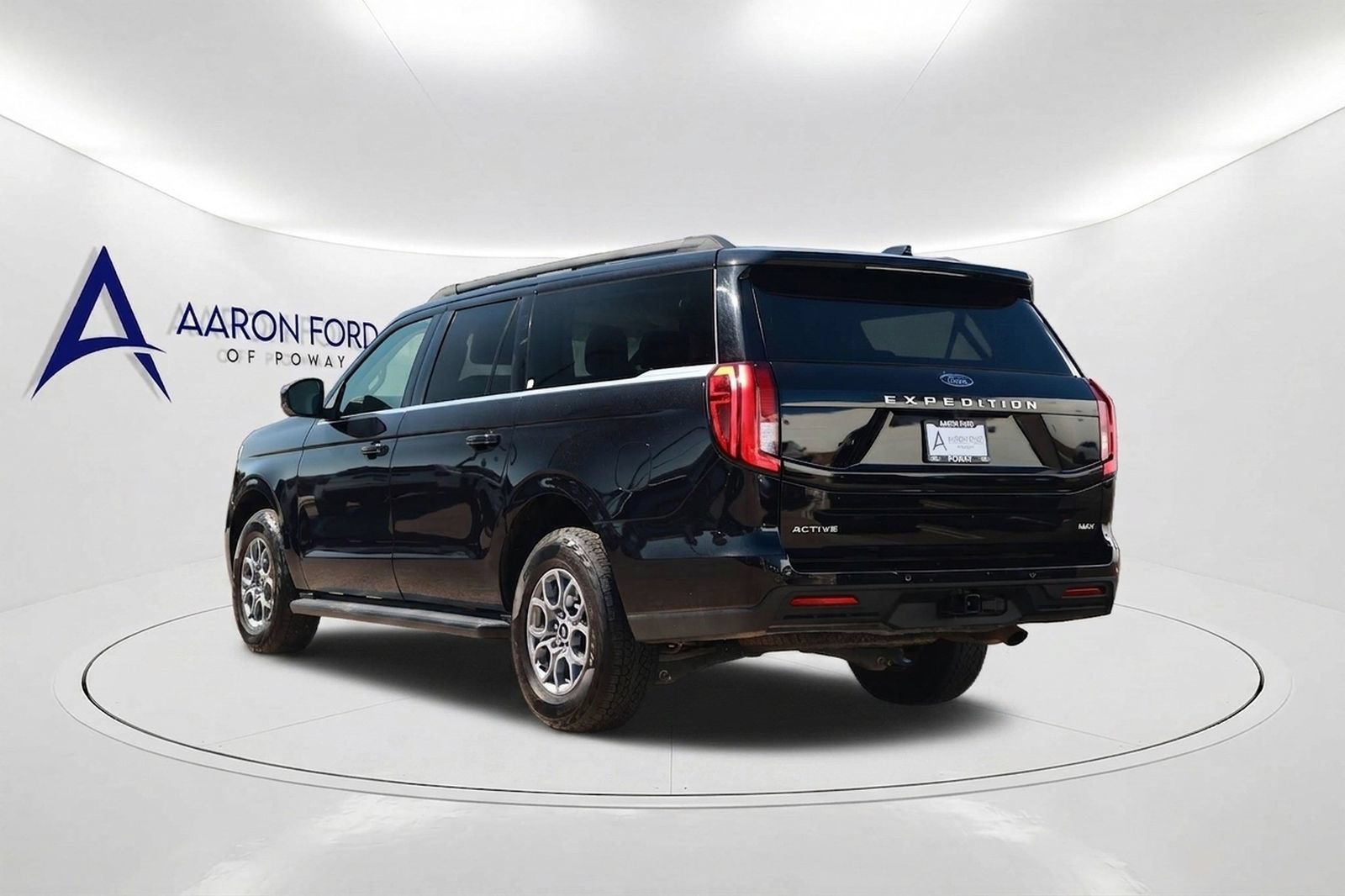 Used 2025 Ford Expedition Max Active AWD/4WD image 7