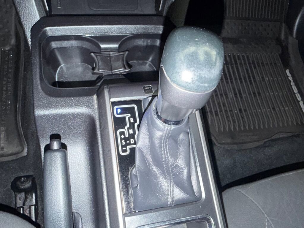 Used 2016 Toyota Tacoma TRD Sport image 13