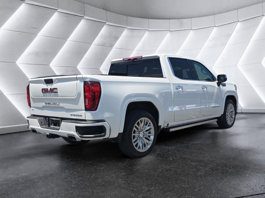 Used 2022 GMC Sierra 1500 Denali w/ Denali Reserve Package image 5