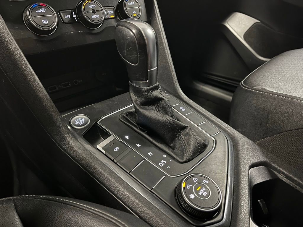 Used 2019 Volkswagen Tiguan SE w/ Panoramic Sunroof Package image 12