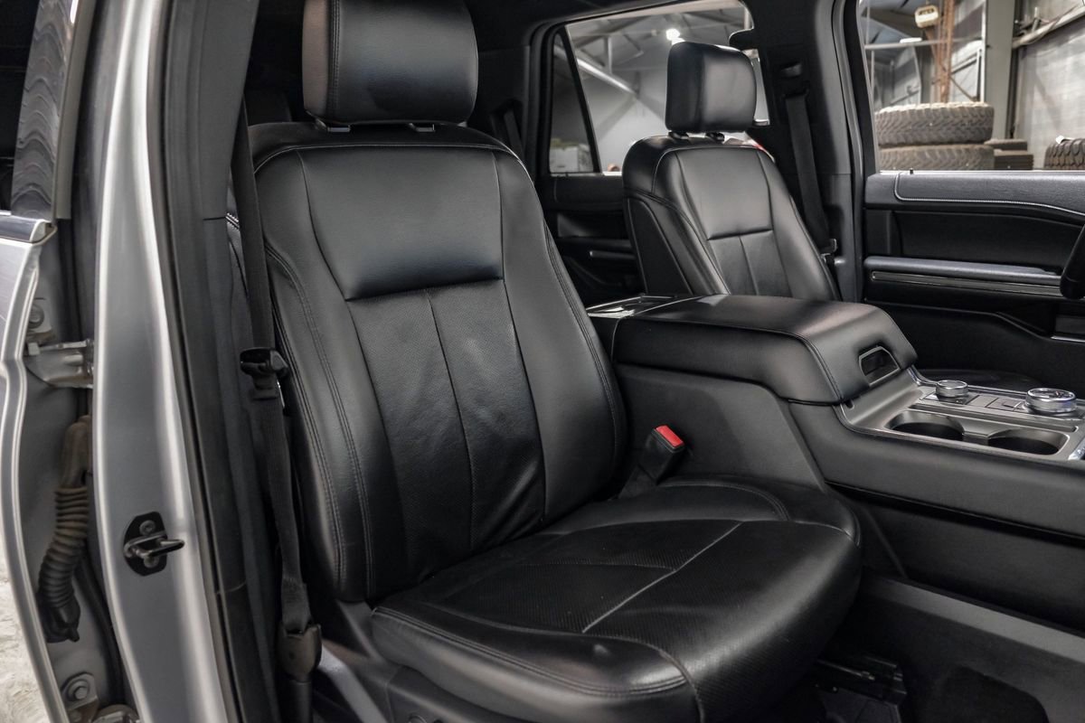 Used 2020 Ford Expedition XLT w/ Equipment Group 202A image 32