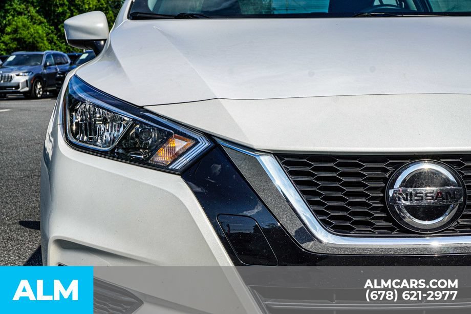 Used 2022 Nissan Versa SV FWD image 11