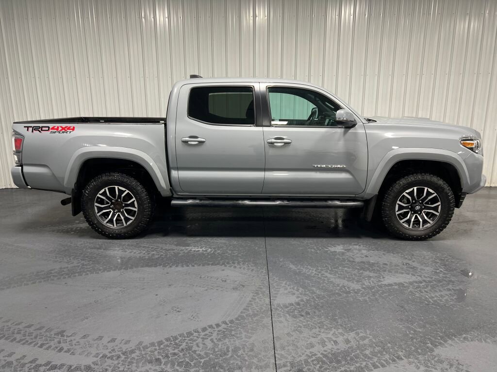 Used 2020 Toyota Tacoma TRD Sport image 18