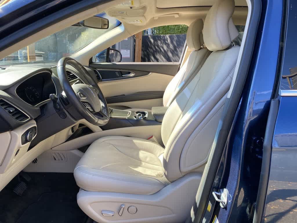 Used 2017 Lincoln MKX Reserve w/ Lincoln MKX Climate Package AWD/4WD image 12