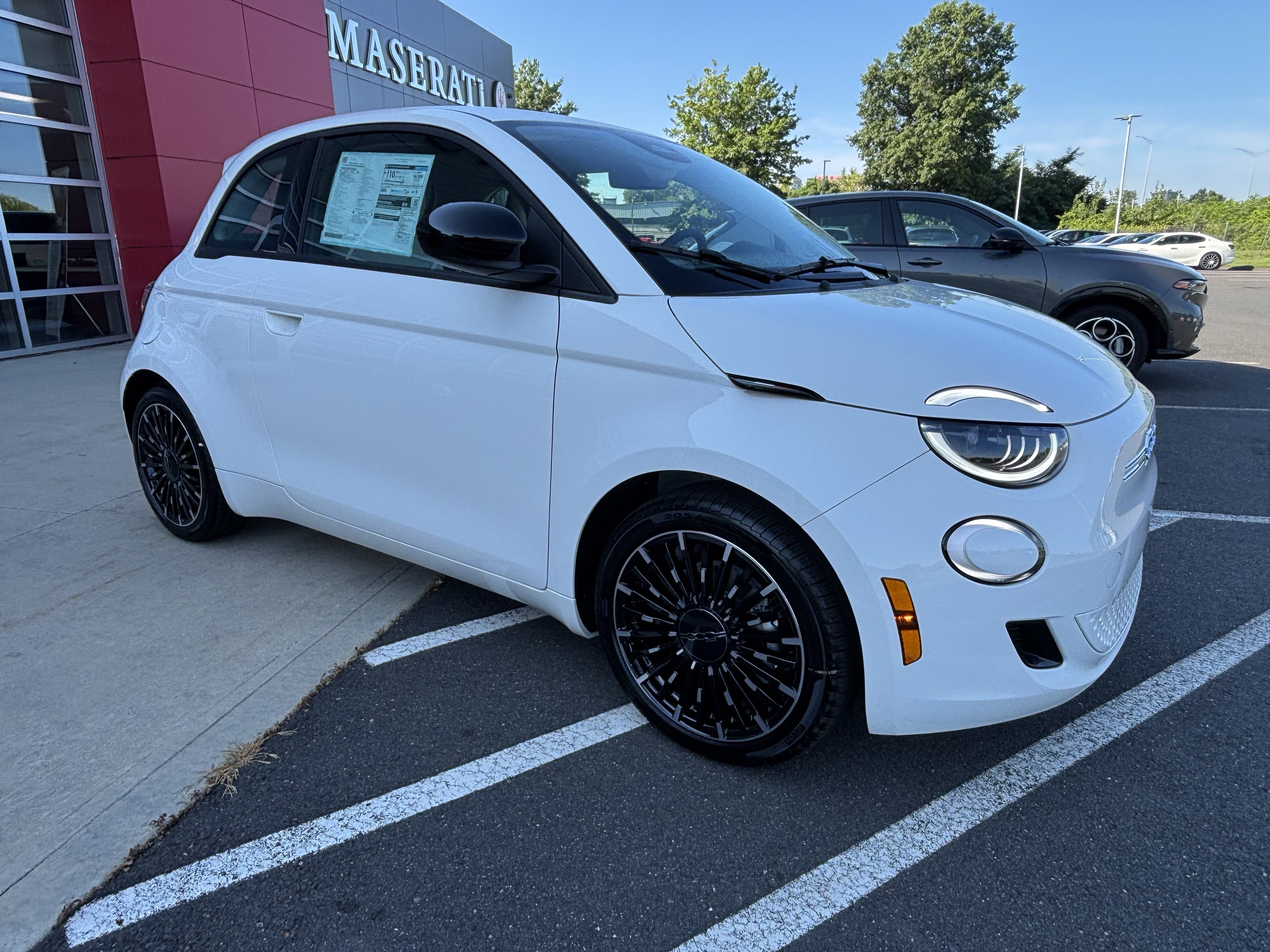 New 2026 FIAT 500 e w/ Comfort Group FWD image 9