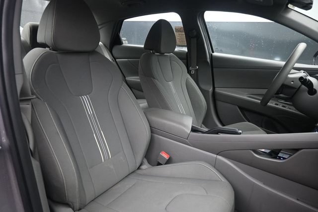 Used 2024 Hyundai Elantra SEL FWD image 40