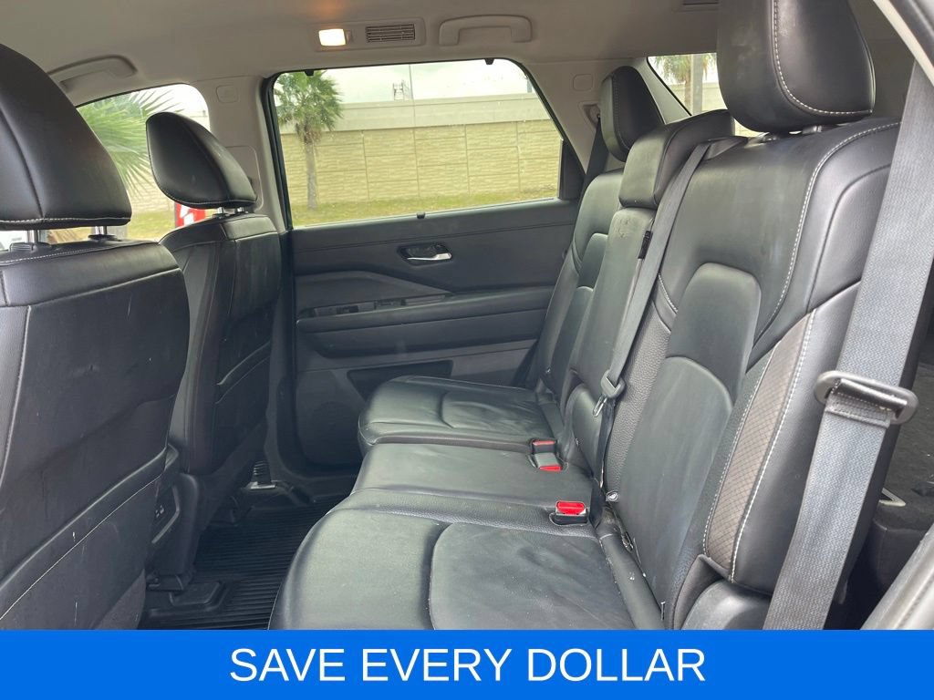 Used 2024 Nissan Pathfinder SL FWD image 16