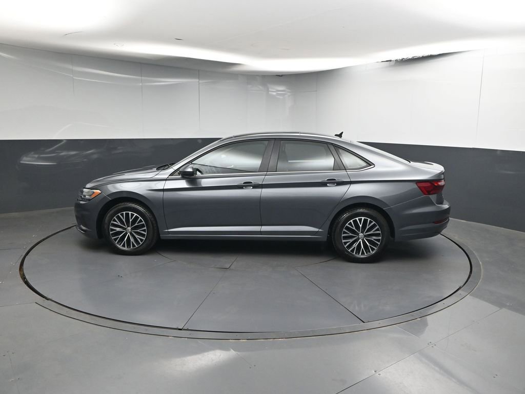 Used 2020 Volkswagen Jetta SE FWD image 2