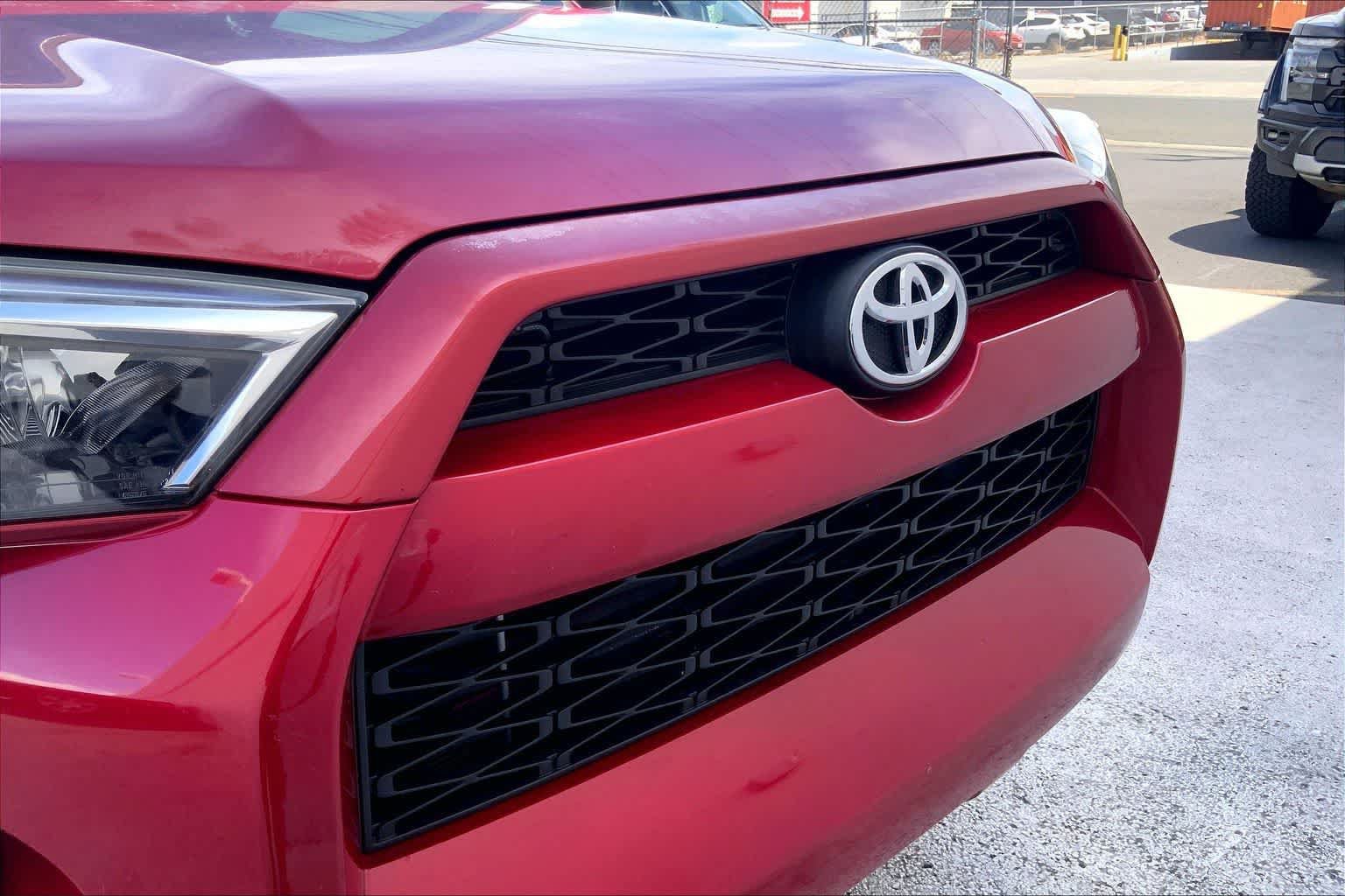 Used 2014 Toyota 4Runner SR5 RWD image 33