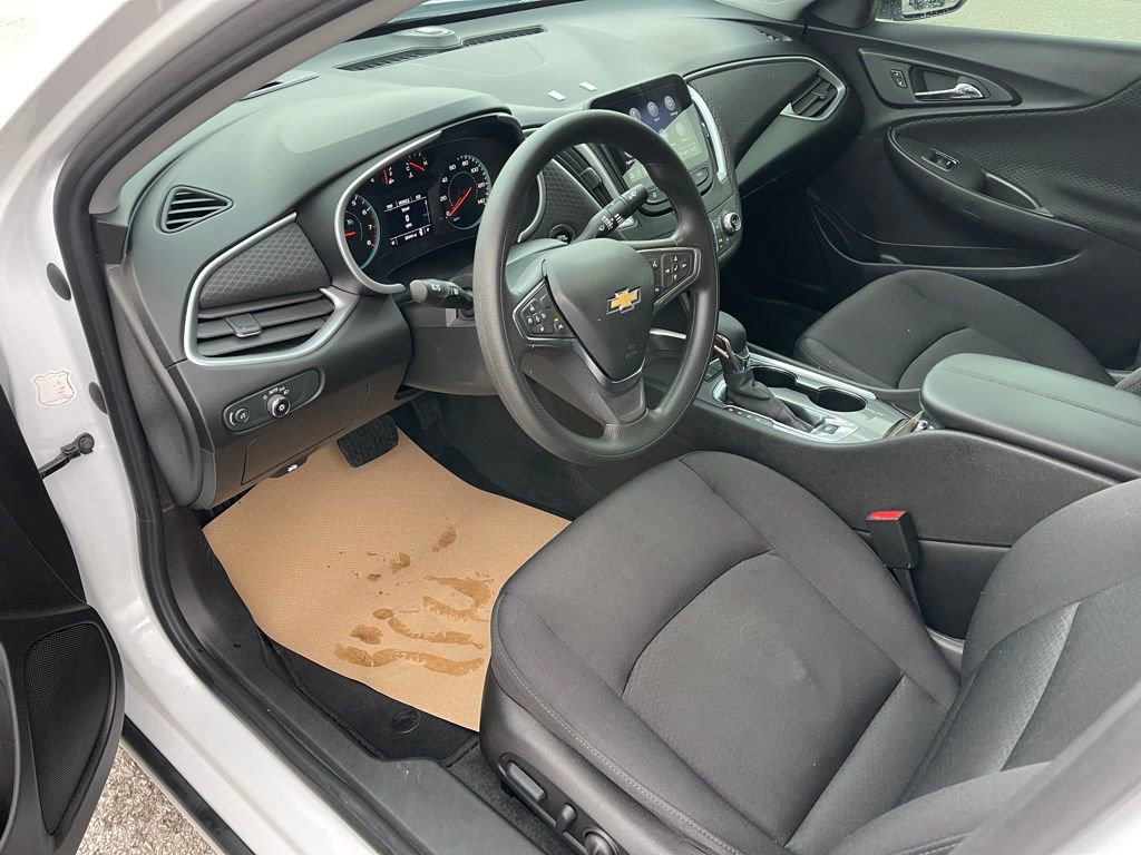 Used 2024 Chevrolet Malibu LT image 17