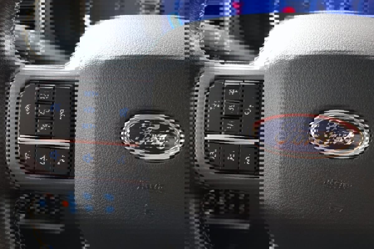 Used 2025 Ford F350 Lariat w/ Chrome Package image 29