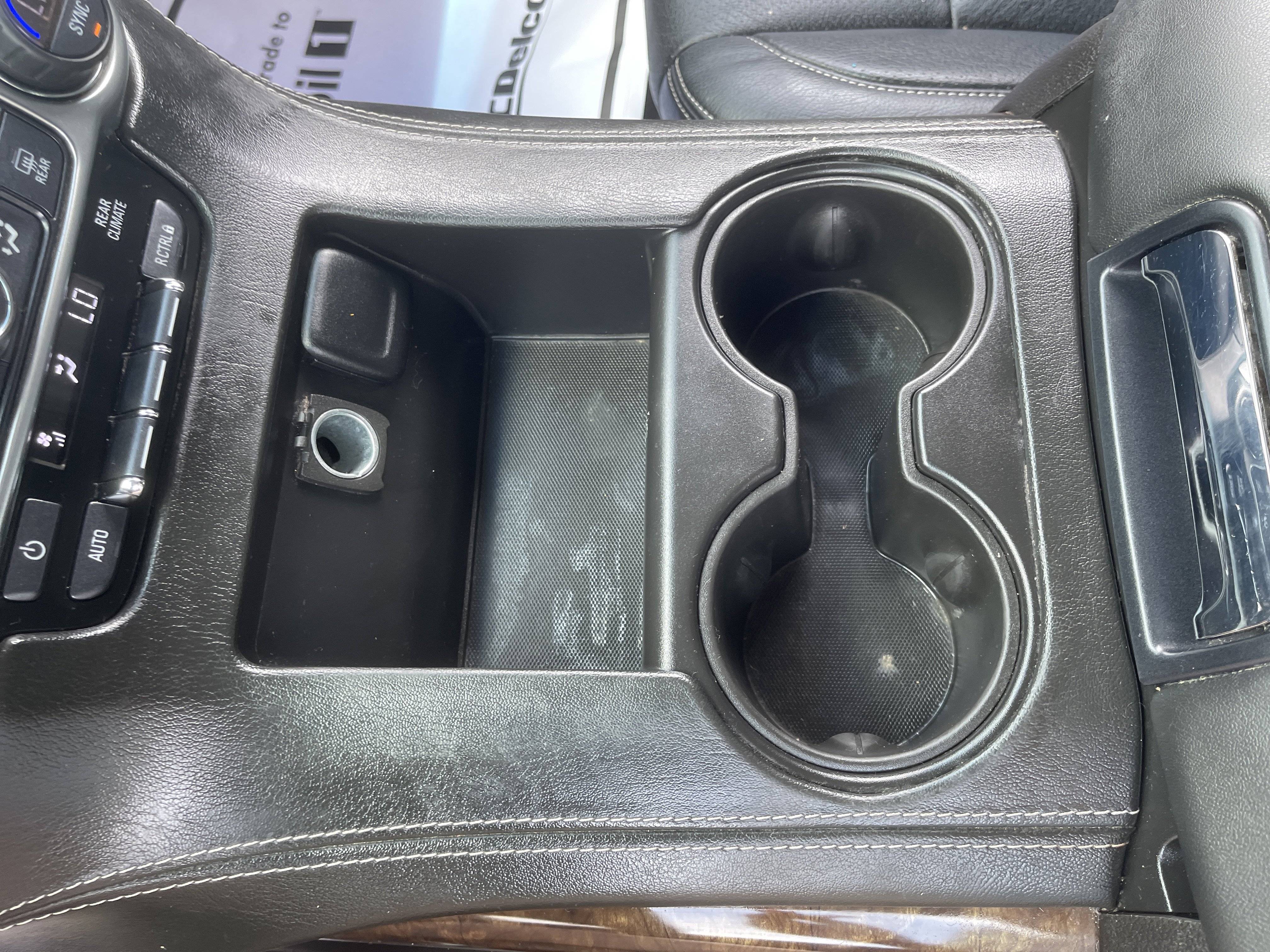 Used 2019 Chevrolet Suburban LS w/ All-Season Package RWD image 27
