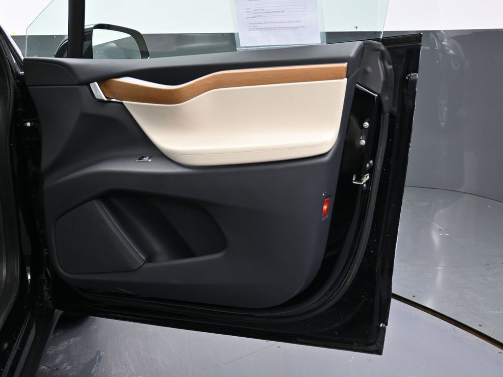 Used 2021 Tesla Model X Performance image 43
