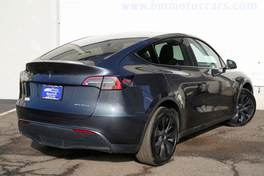 Used 2025 Tesla Model Y Long Range image 3