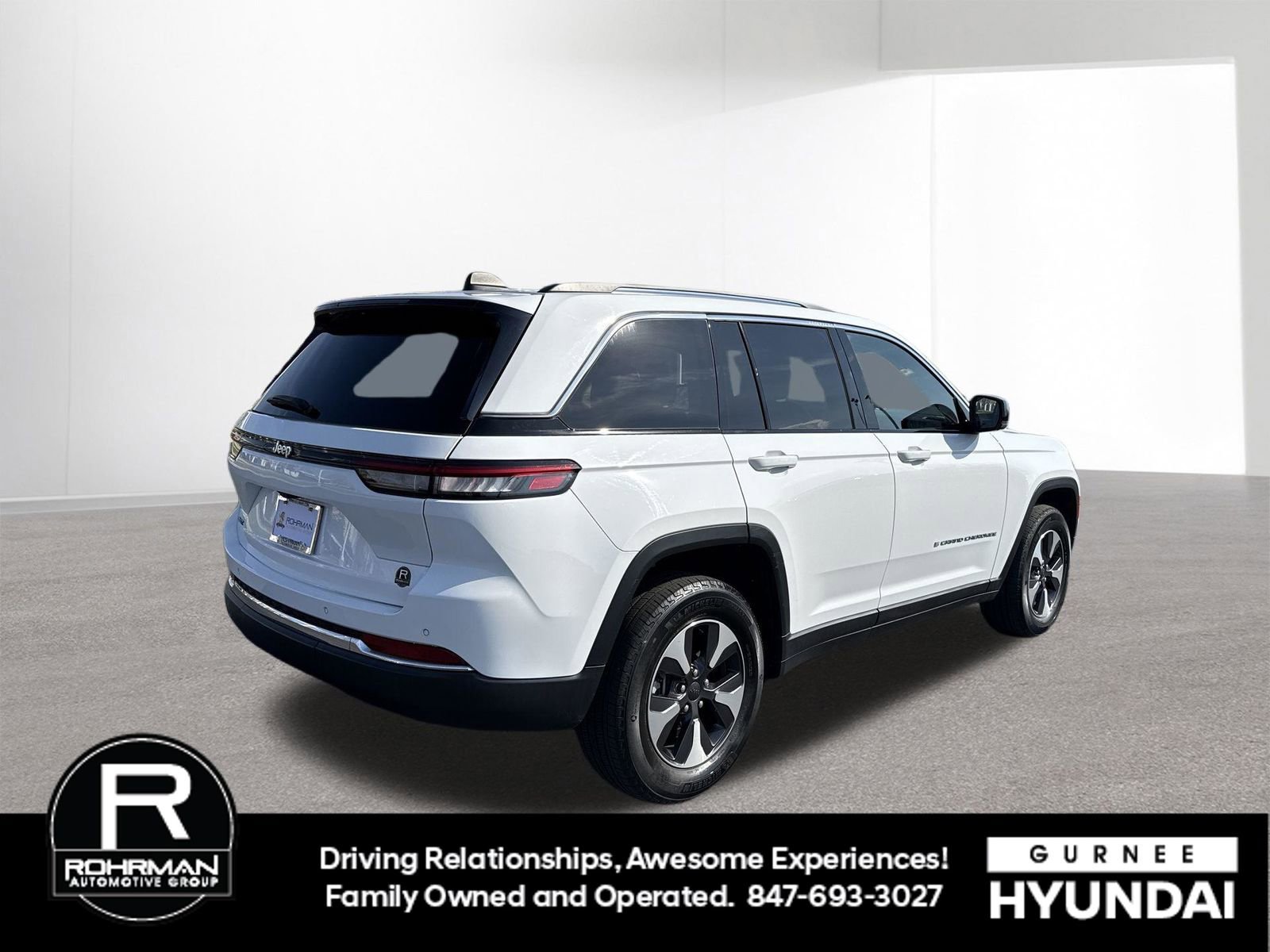 Used 2023 Jeep Grand Cherokee 4WD 4xe image 8