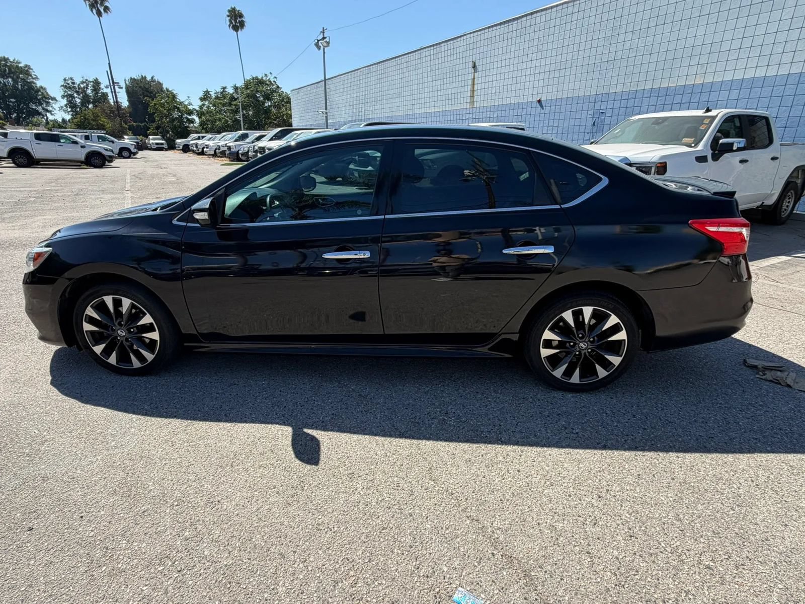 Used 2019 Nissan Sentra SR FWD image 6