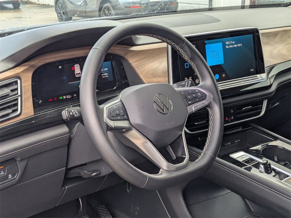 Used 2025 Volkswagen Atlas SE image 15