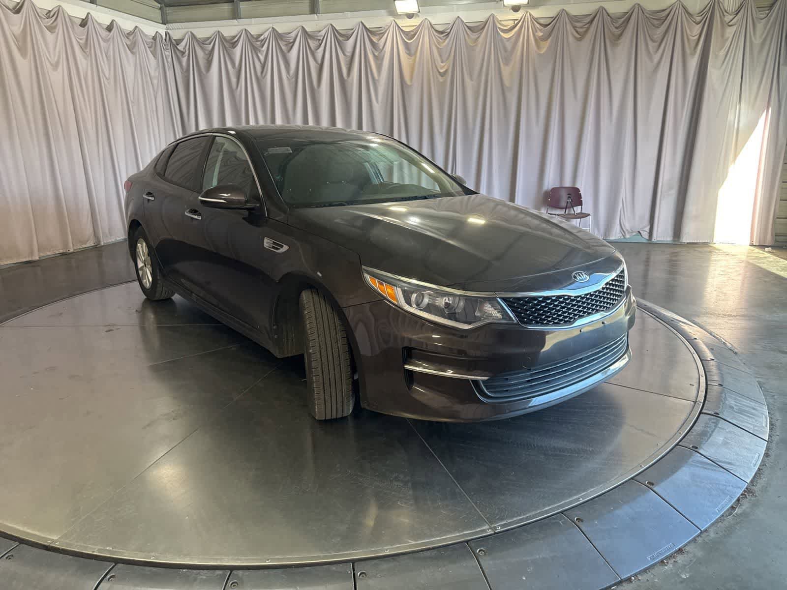 Used 2018 Kia Optima LX FWD image 3