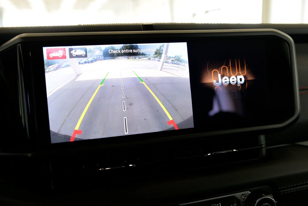 Used 2024 Jeep Wrangler Unlimited Rubicon AWD/4WD image 20
