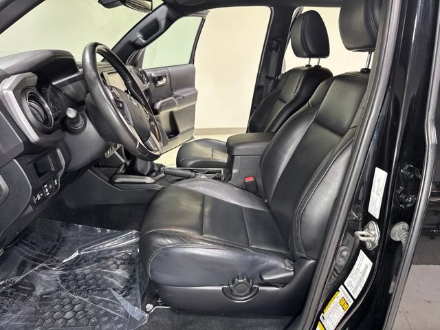 Used 2019 Toyota Tacoma TRD Sport AWD/4WD image 11