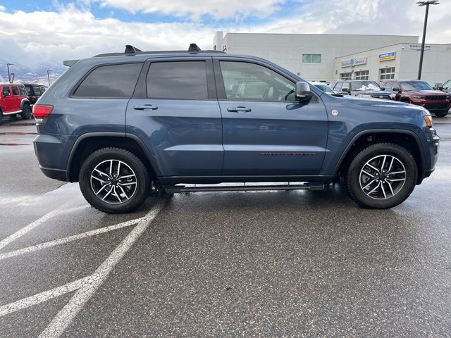 Used 2021 Jeep Grand Cherokee Trailhawk image 2