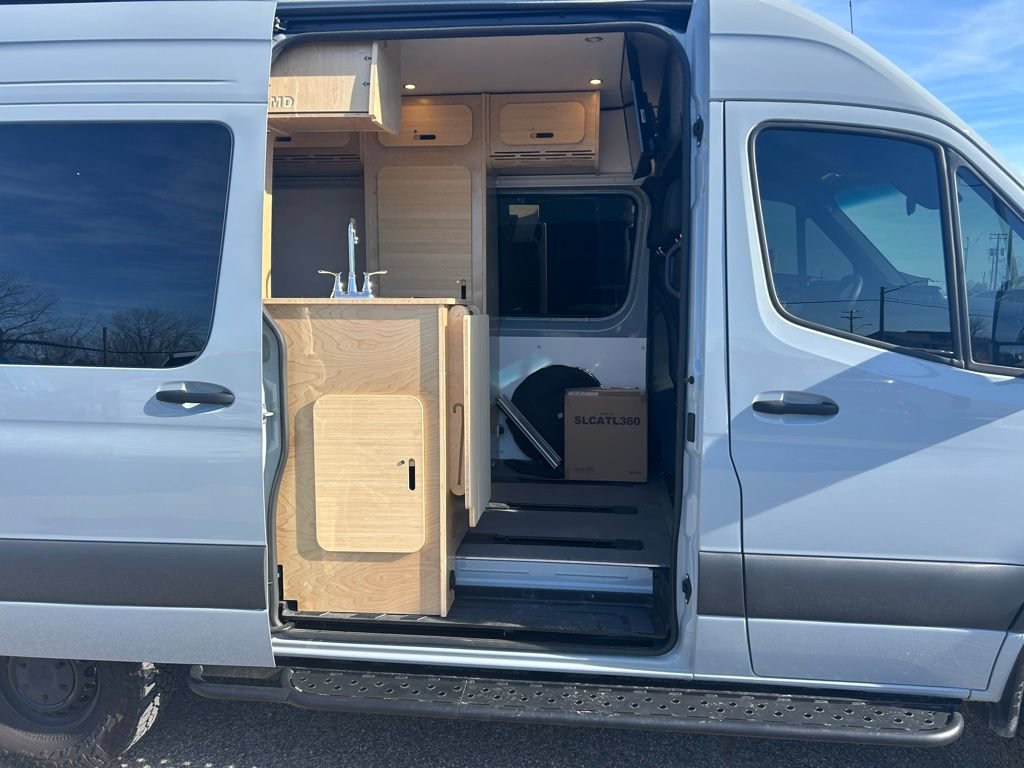 Used 2024 Mercedes-Benz Sprinter 2500 image 15