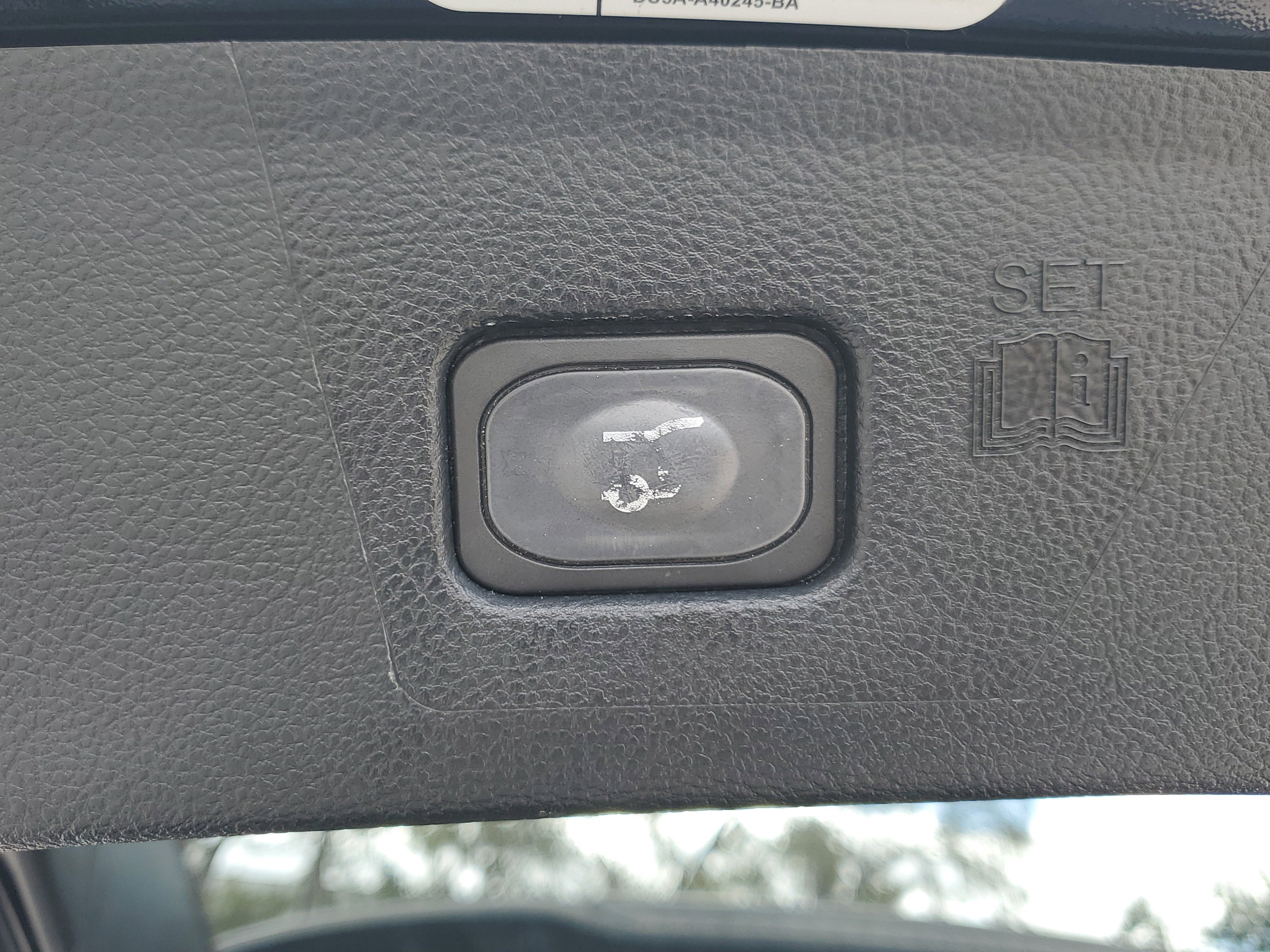 Certified 2017 Ford Edge SEL w/ Equipment Group 201A image 12