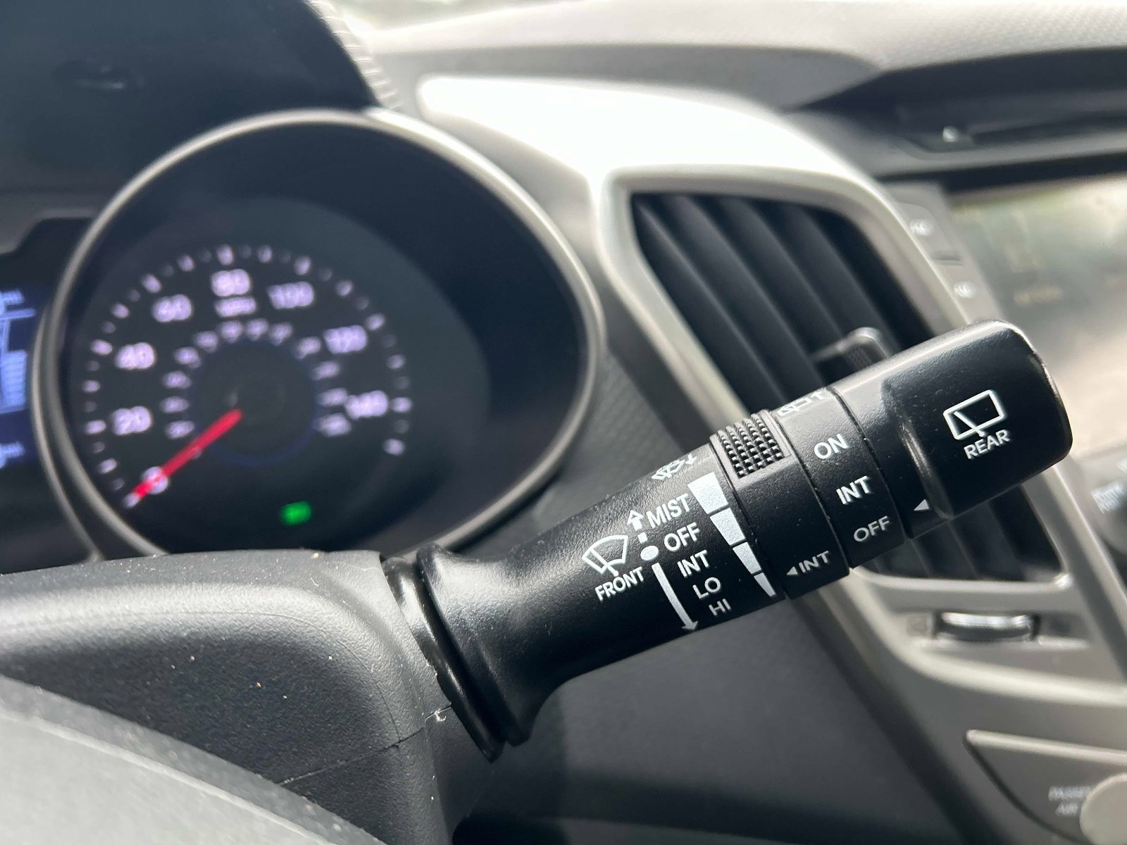 Used 2014 Hyundai Veloster w/ Style Package 02 image 26