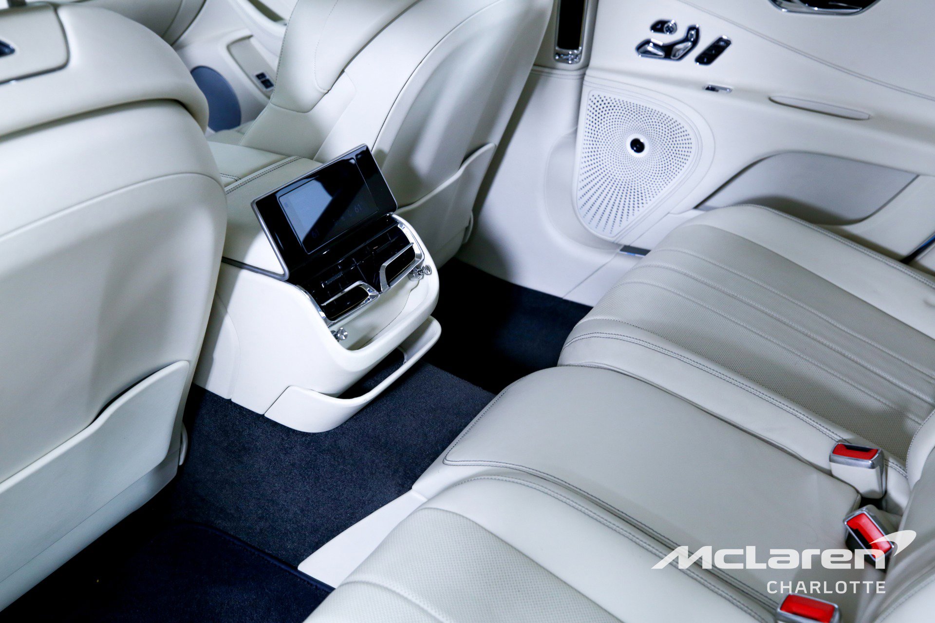 Used 2022 Bentley Flying Spur V8 image 19