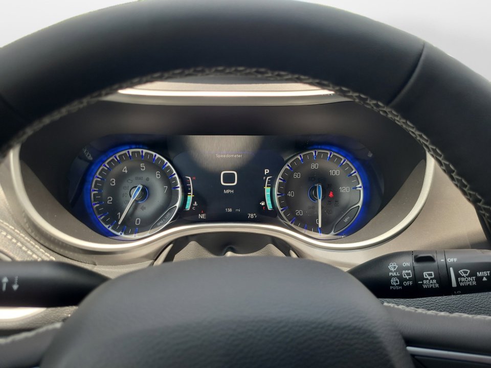 New 2025 Chrysler Pacifica Select image 11