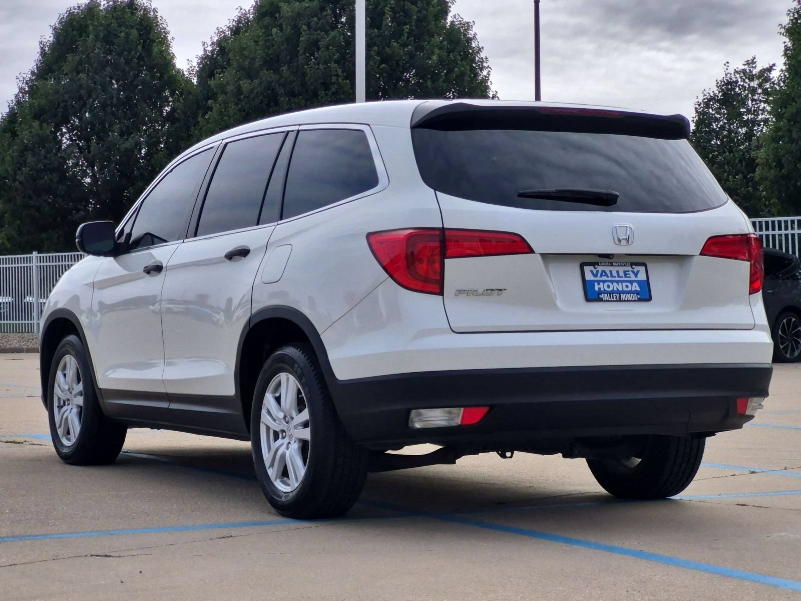 Used 2016 Honda Pilot LX image 9