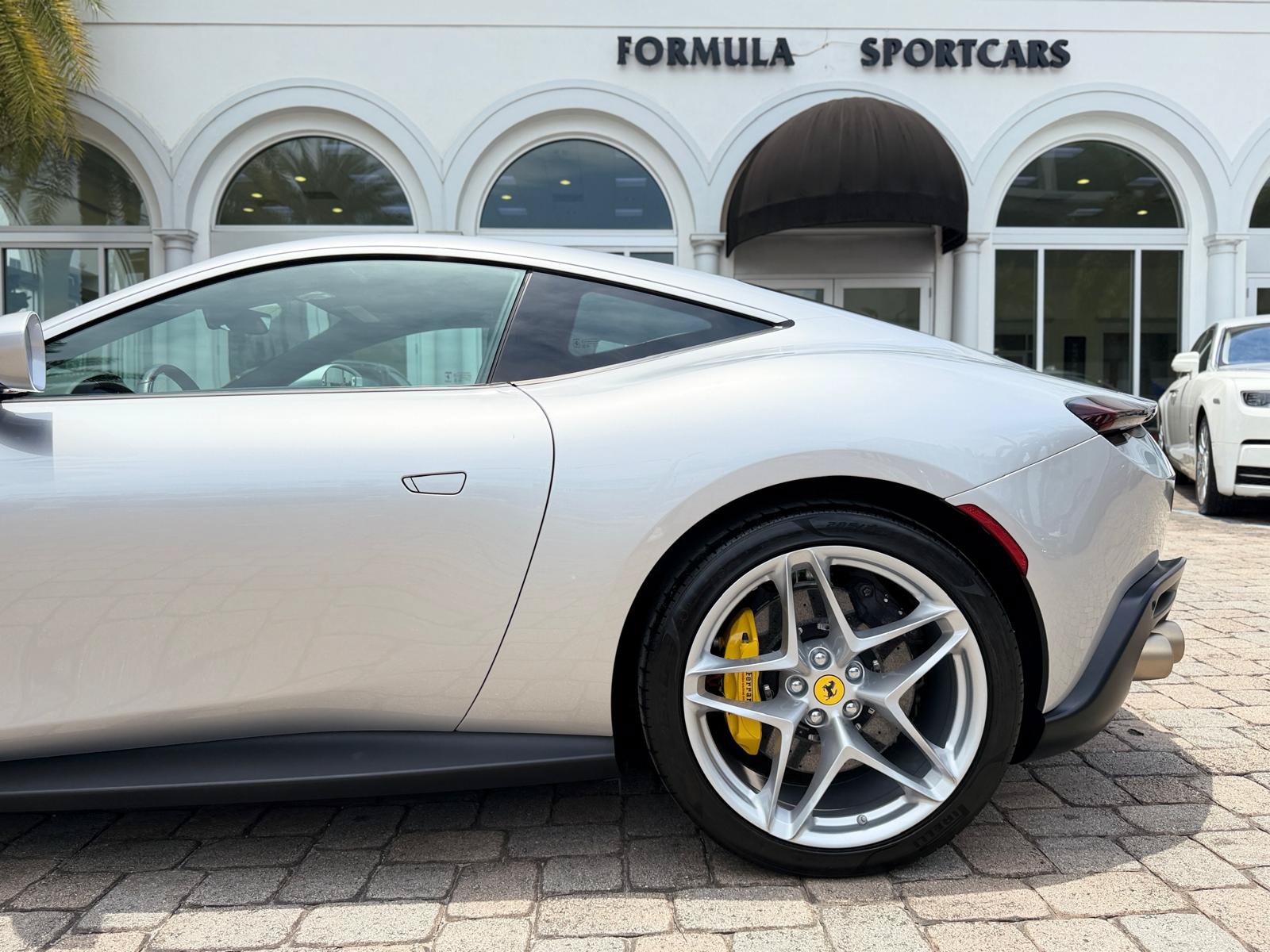 Used 2022 Ferrari Roma RWD image 20