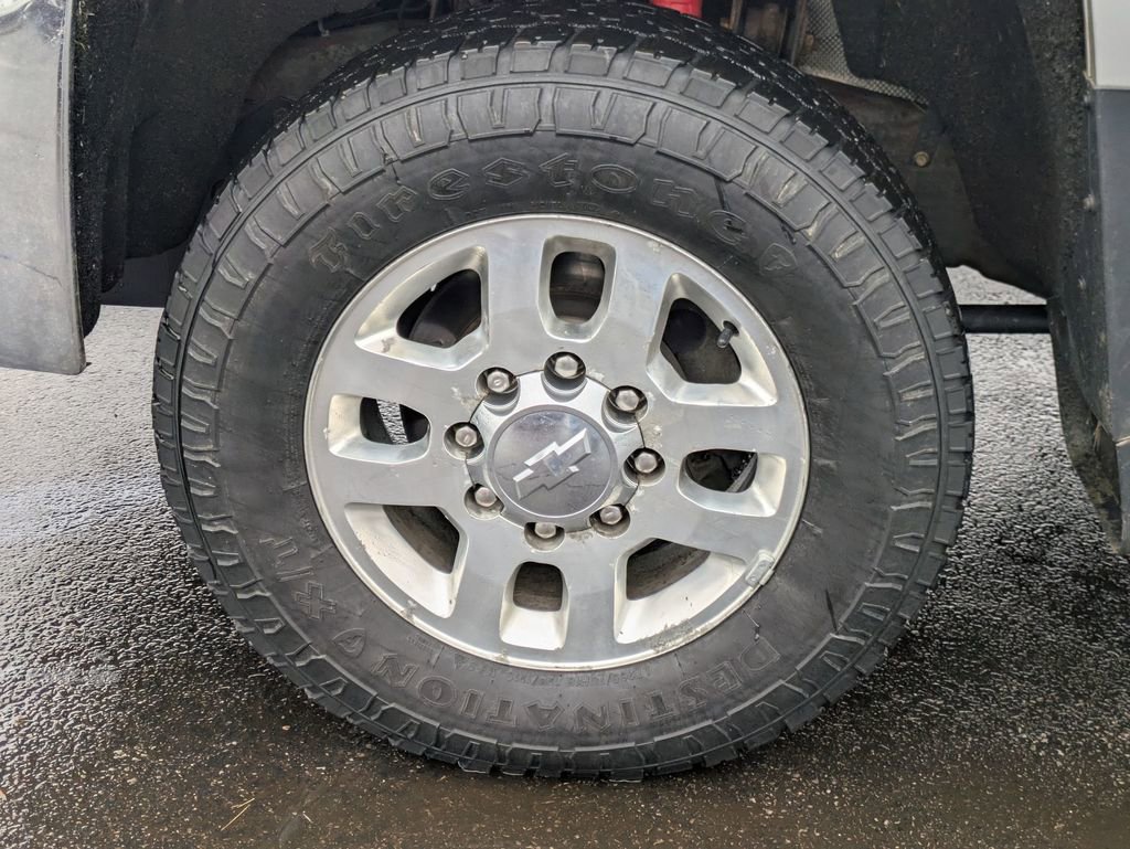 Used 2015 Chevrolet Silverado 2500 LT w/ LT Convenience Package image 12