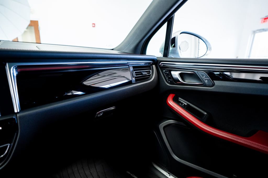 Used 2023 Porsche Macan S image 47