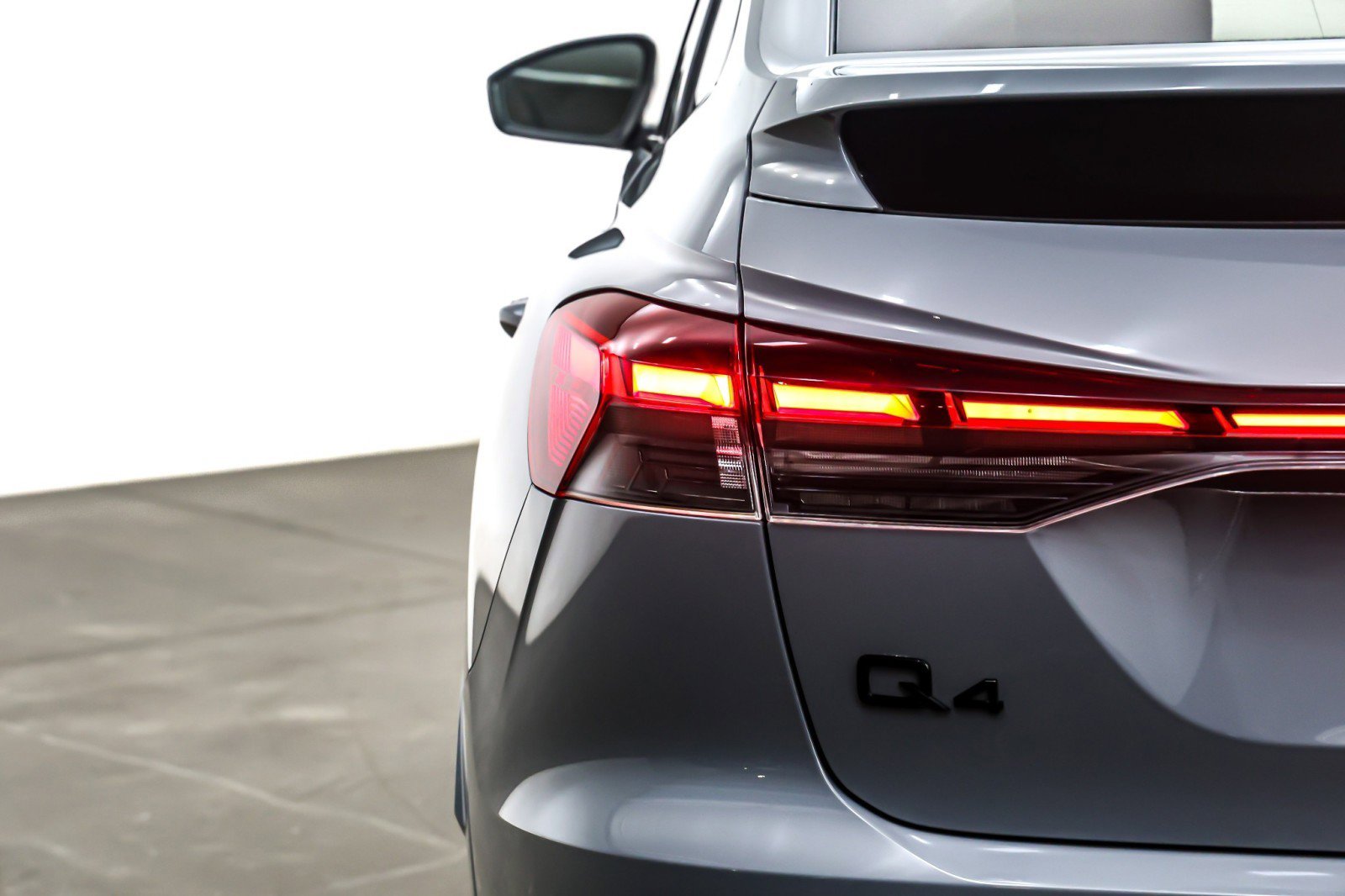 Used 2023 Audi Q4 e-tron Premium w/ Convenience Package image 16