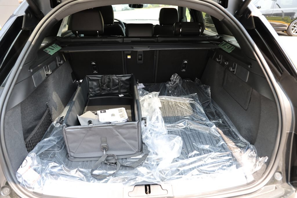 New 2026 Land Rover Range Rover Velar S AWD/4WD image 8