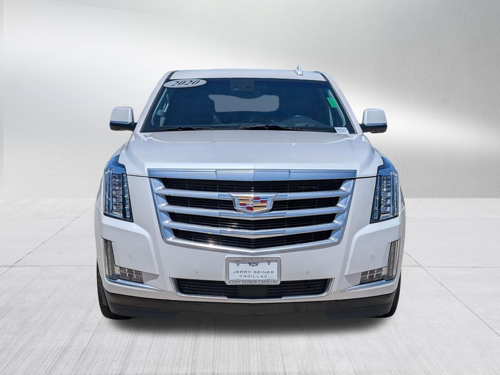 Used 2020 Cadillac Escalade Premium Luxury AWD/4WD image 8