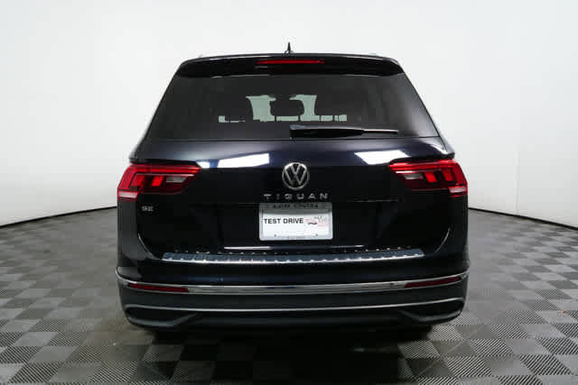 Used 2022 Volkswagen Tiguan SE image 24