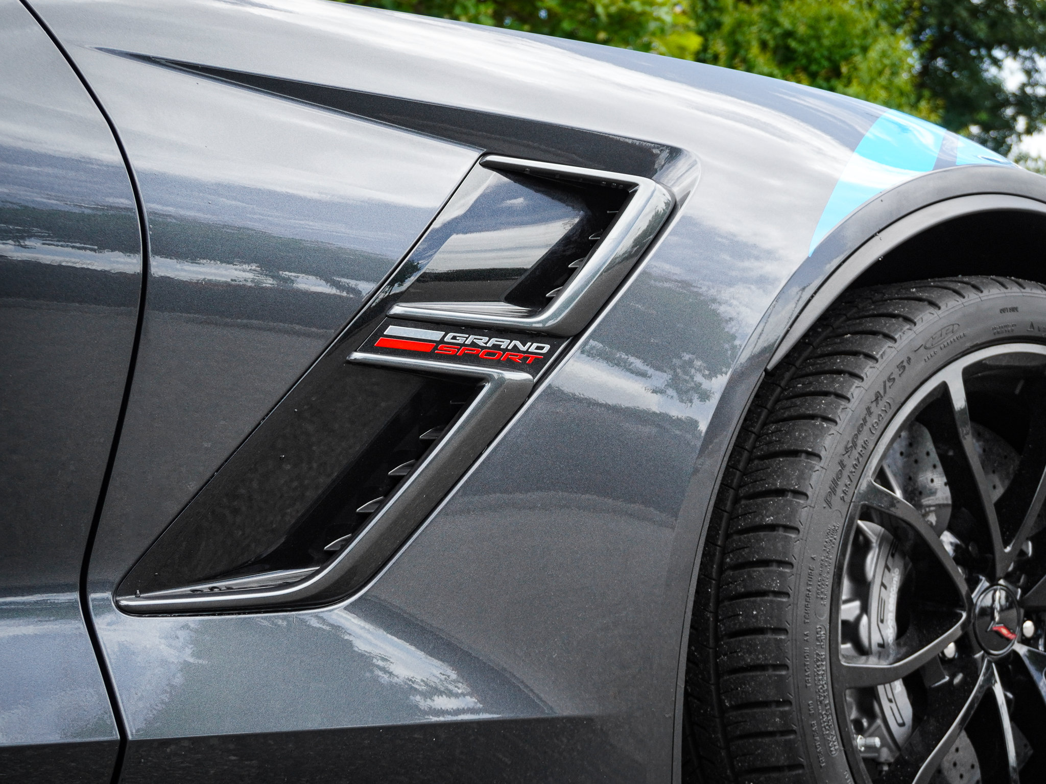 Used 2017 Chevrolet Corvette Grand Sport RWD image 12
