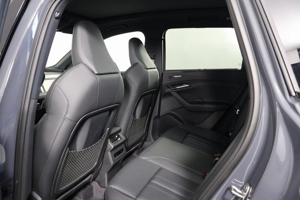 New 2027 Audi Q6 e-tron Premium Plus AWD/4WD image 6