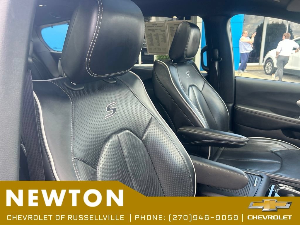 Used 2025 Chrysler Pacifica Limited FWD image 22