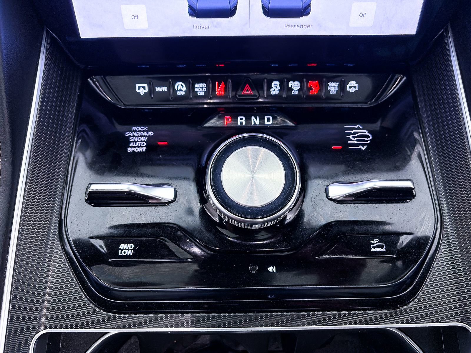 Used 2024 Jeep Grand Wagoneer L Series II w/ Quick Order Packagew 28T image 32